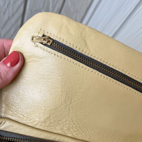 Vintage Letisse Cream Leather Bow Clutch Purse Zip Pockets 50s, Butter Yellow - Picture 9 of 9